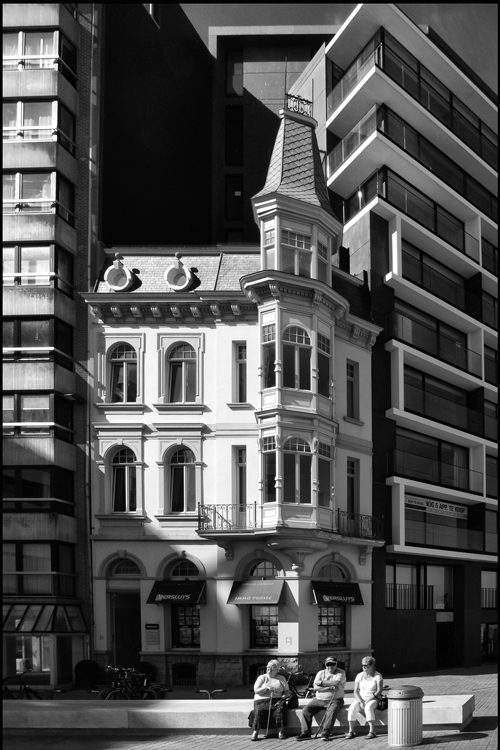 Corps et décors urbains 10